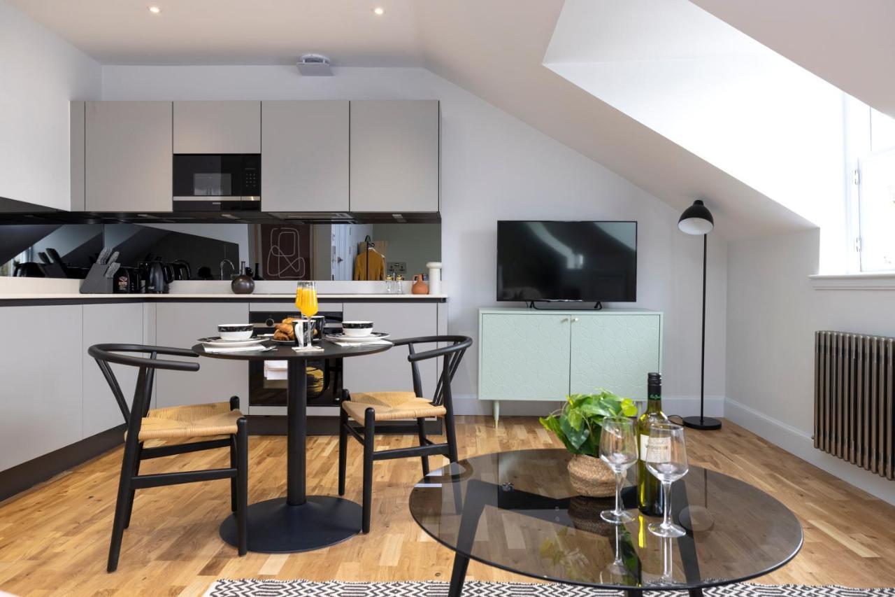 Dragon Suites Luxury Serviced Apartments At Alva Street 에든버러 외부 사진