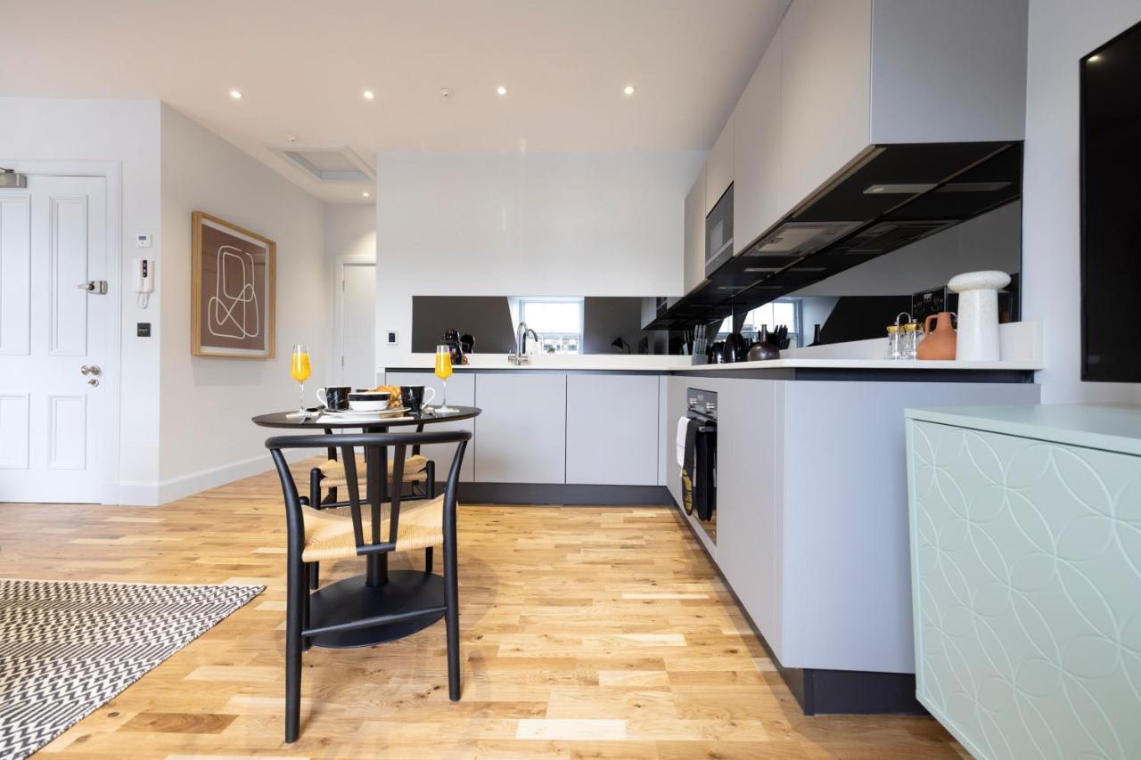Dragon Suites Luxury Serviced Apartments At Alva Street 에든버러 외부 사진