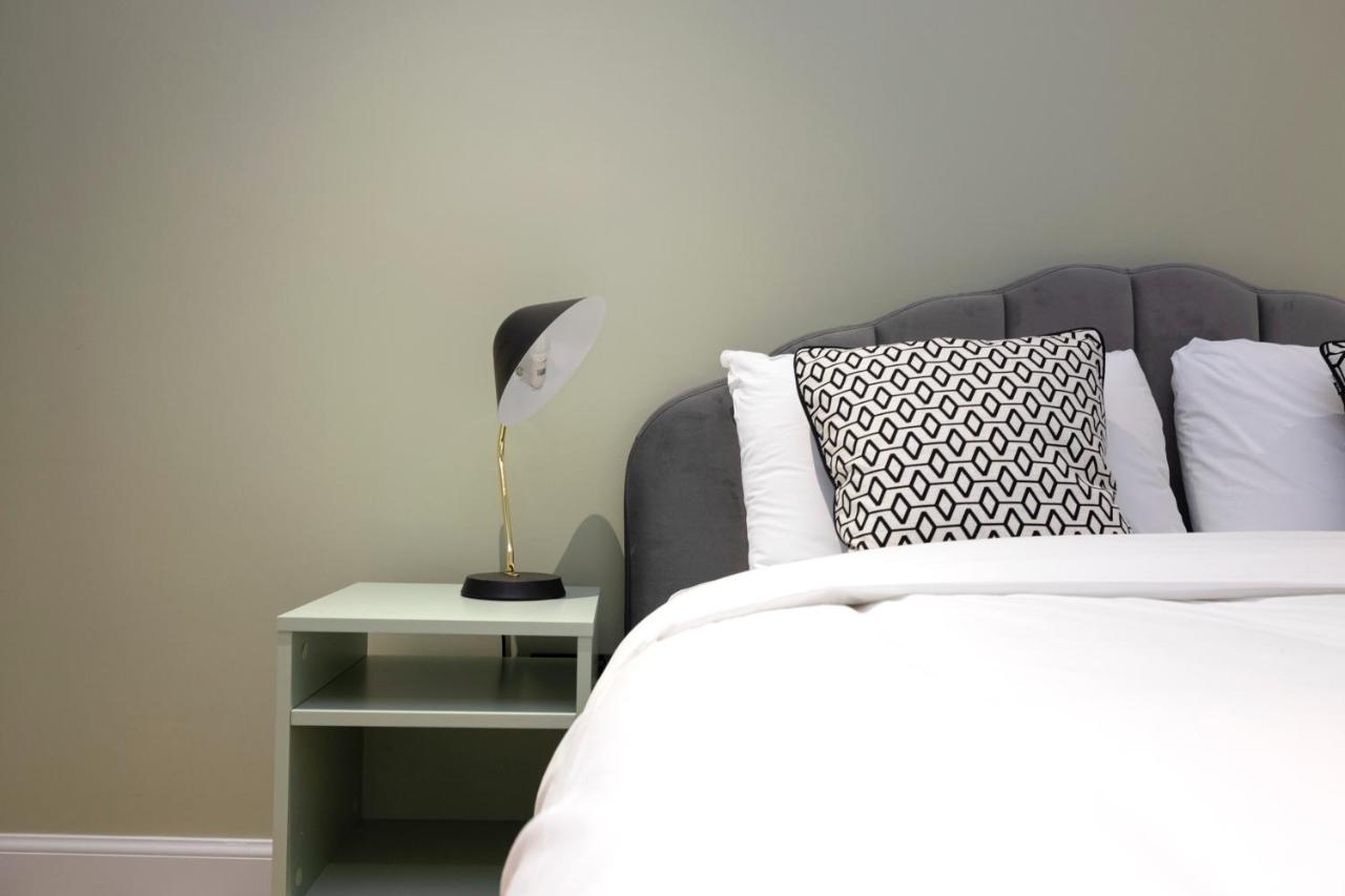 Dragon Suites Luxury Serviced Apartments At Alva Street 에든버러 외부 사진